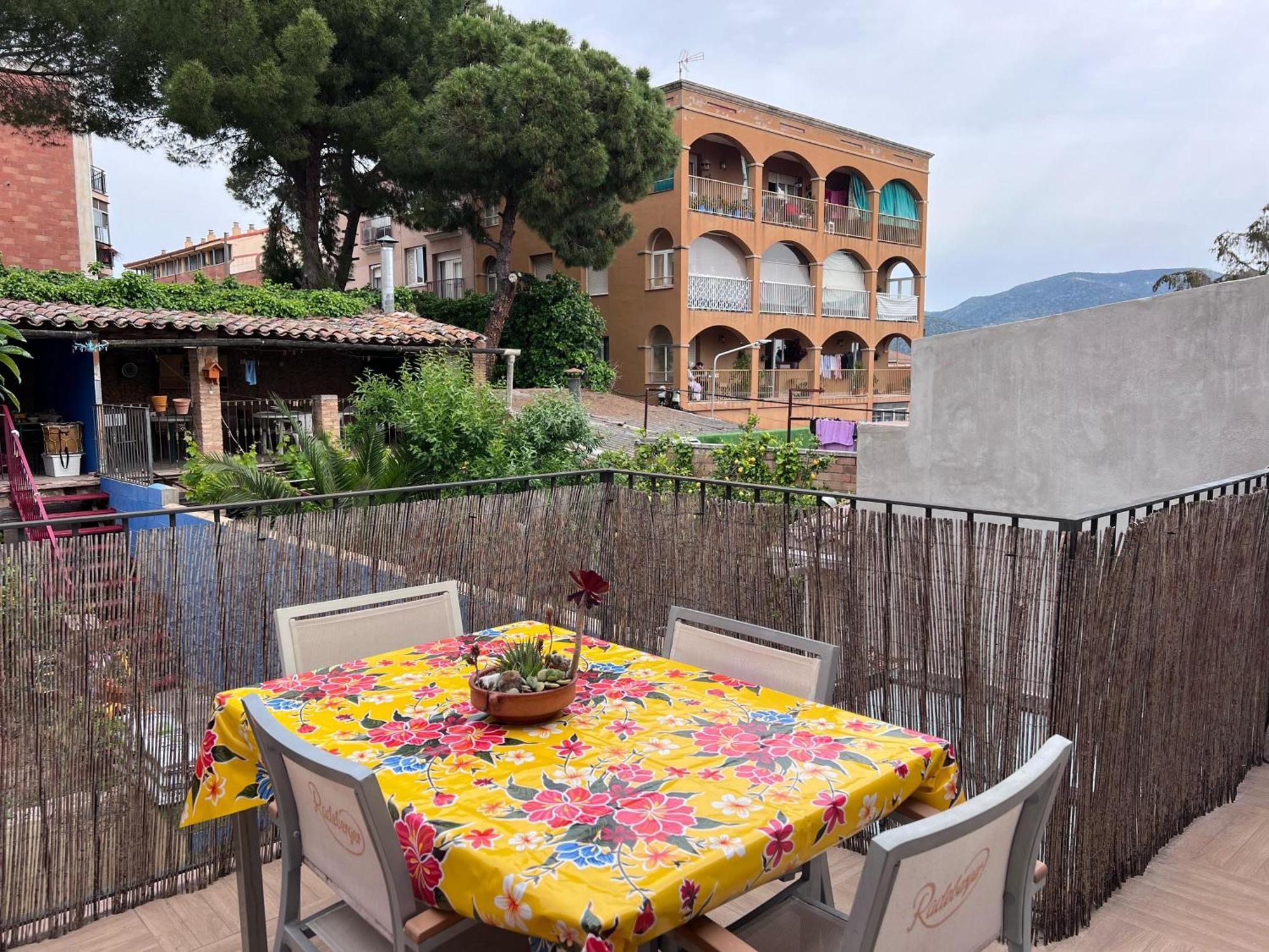Alojamiento Con Encanto En Planta Superior Ideal Para Trabajo Y Escapadas Familiares En Montserrat Esparraguera Екстер'єр фото