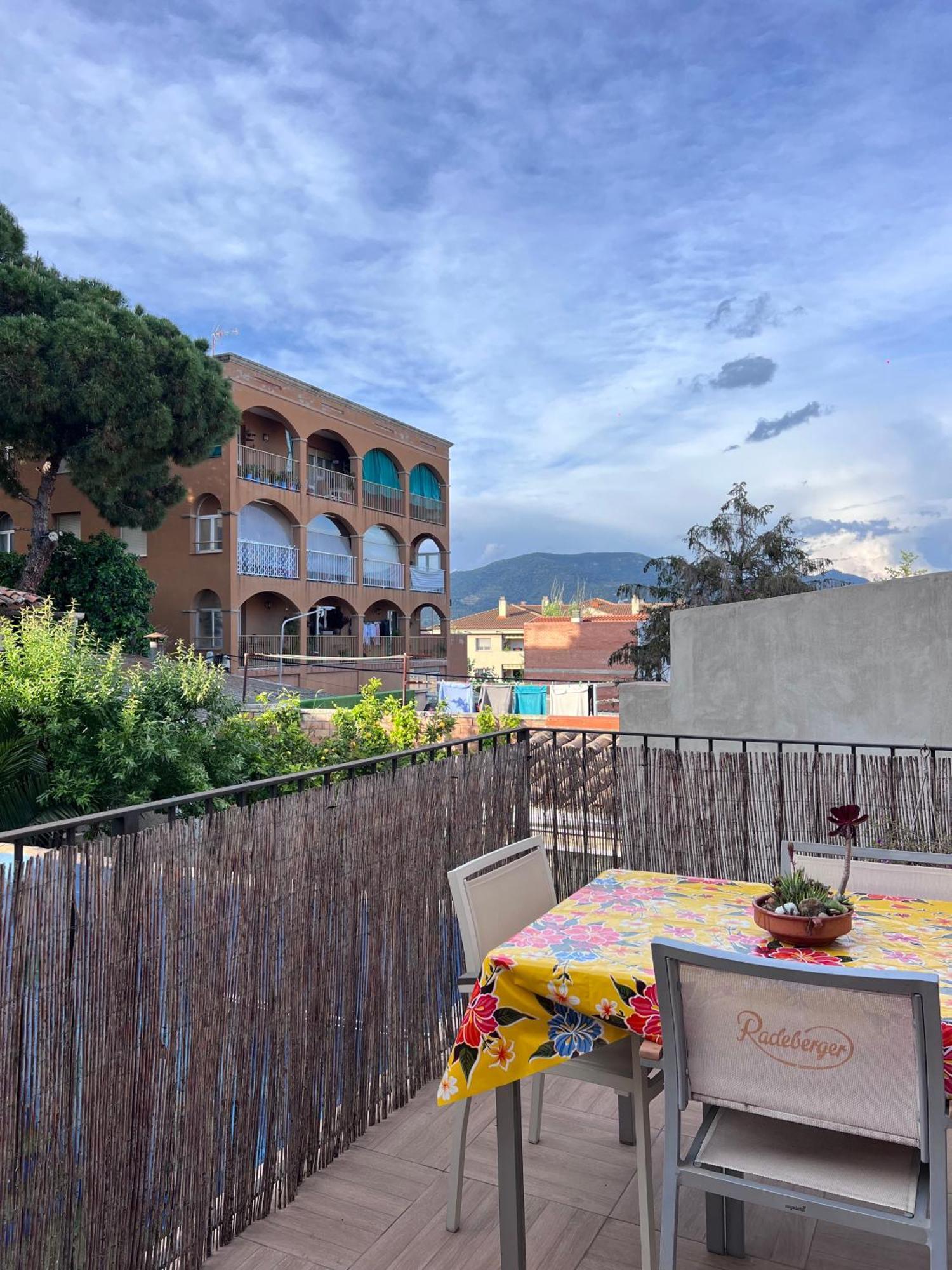 Alojamiento Con Encanto En Planta Superior Ideal Para Trabajo Y Escapadas Familiares En Montserrat Esparraguera Екстер'єр фото